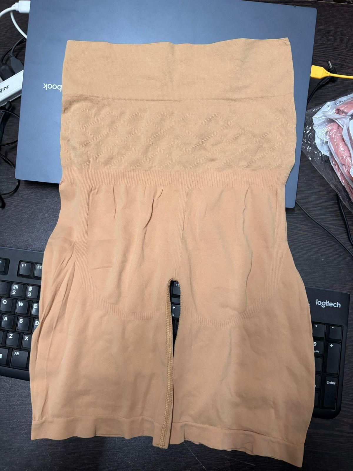 4-in-1 Shaper - Tummy,Thighs,Hips -Efffective Seamless Tummy Tucker Shapewear Body Shaper Best Free Size